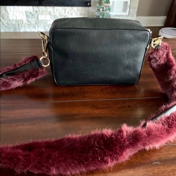 Black leather crossbody with fur strap - Picture 3 of 4